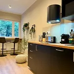 Lichtdurchflutetes Design-apartment U39-1