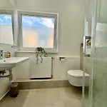 Lichtdurchflutetes Design-apartment U39-1 Lejlighed *