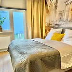 Lichtdurchflutetes Design-apartment U39-1 Lejlighed *