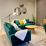 Lichtdurchflutetes Design-apartment U39-1 Lejlighed *