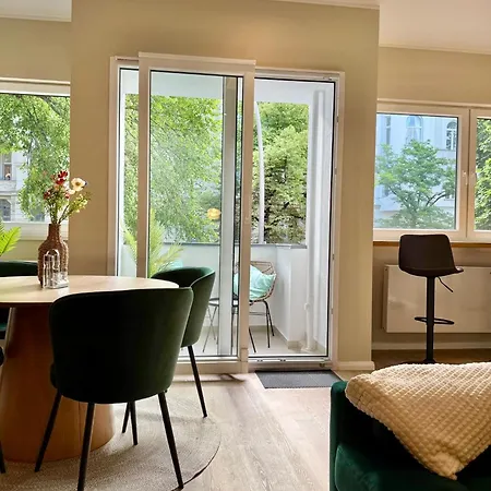 Lichtdurchflutetes Design-apartment U39-1 Niederdorla