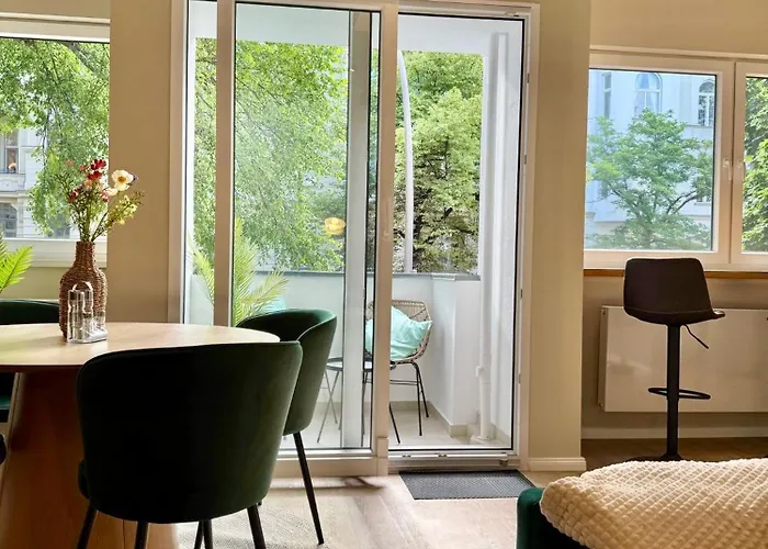 Lichtdurchflutetes Design-apartment U39-1 Niederdorla