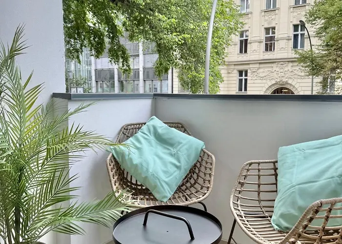 Lichtdurchflutetes Design-apartment U39-1 * Niederdorla